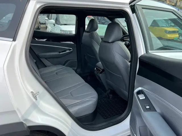 Geely Boyue — Фото автомобиля 12