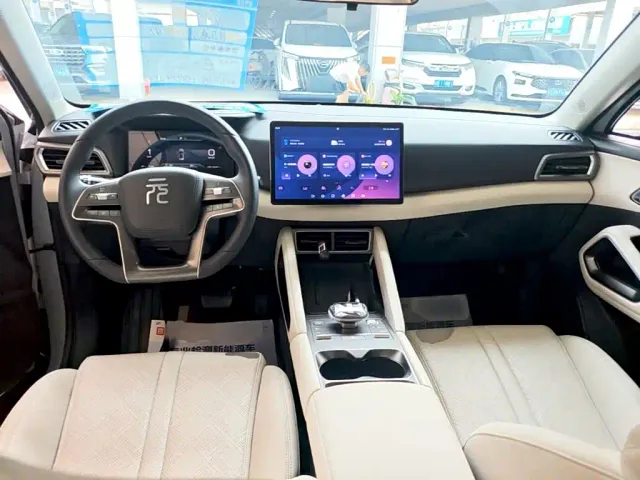 BYD Yuan UP — Фото автомобиля 9