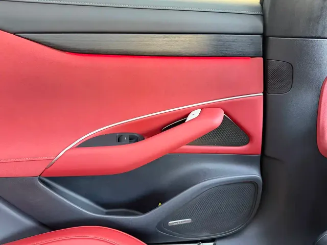 Xiaomi SU7 — Фото автомобиля 11