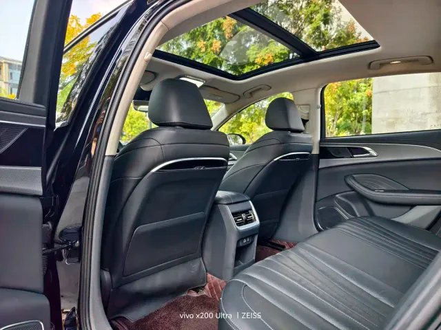 Hongqi H5 — Фото автомобиля 5
