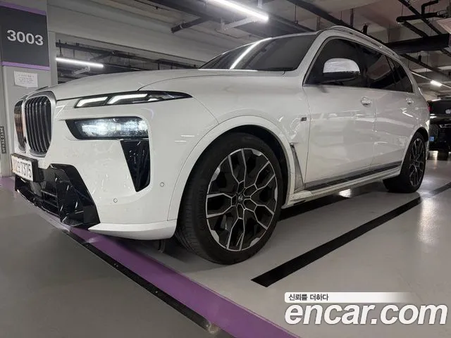 Фотография автомобиля — BMW X7 G07