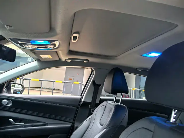 Hyundai Elantra — Фото автомобиля 8