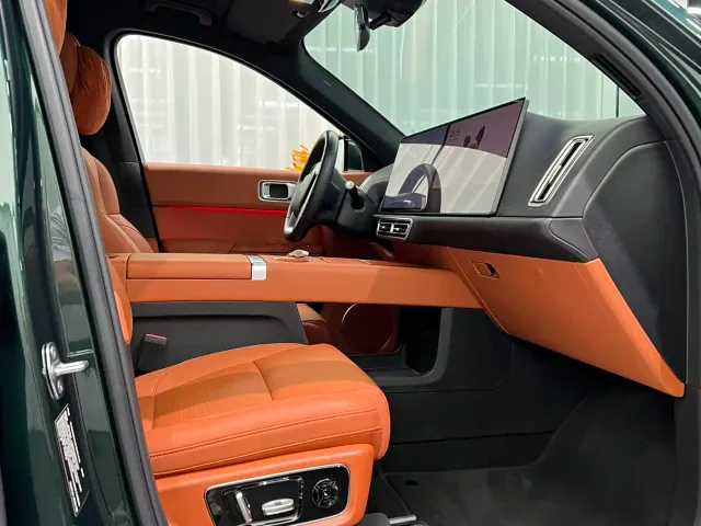 Li Auto L8 — Фото автомобиля 4