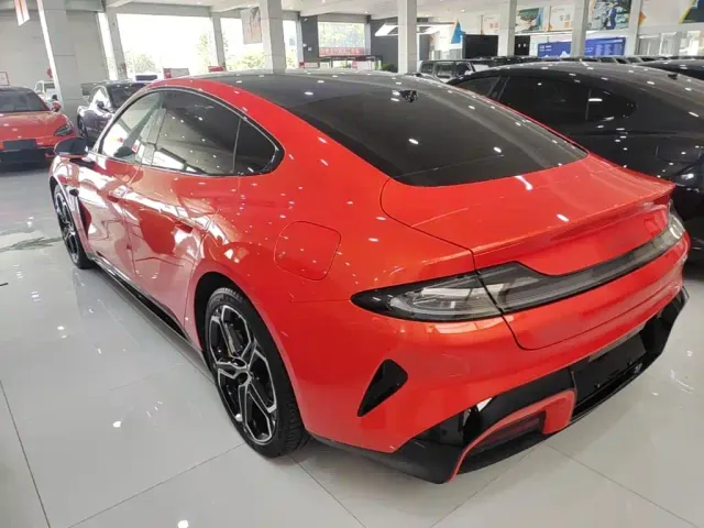 Xiaomi SU7 — Фото автомобиля 4