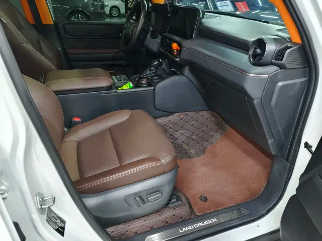 Toyota Prado — Фото автомобиля 10