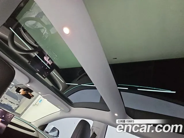 Tesla Model 3 — Фото автомобиля 15