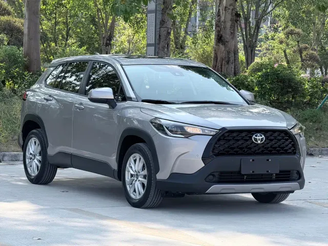 Toyota Corolla Cross — Фото автомобиля 3