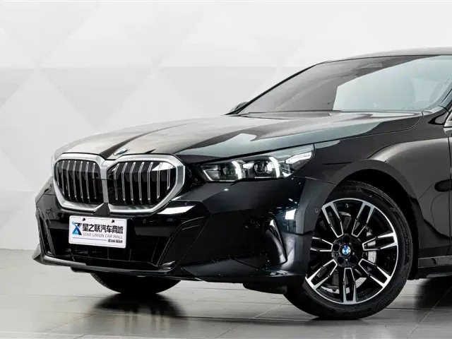 BMW 5 Series — Фото автомобиля 3