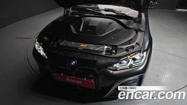 BMW i4 — Фото автомобиля 5