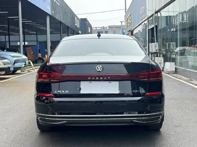 Volkswagen Passat — Фото автомобиля 5
