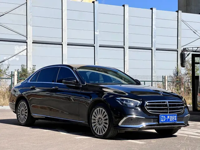 Mercedes-Benz E-Class — Фото автомобиля 3