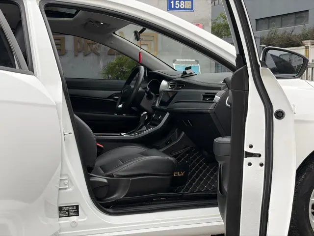 Geely Emgrand — Фото автомобиля 7