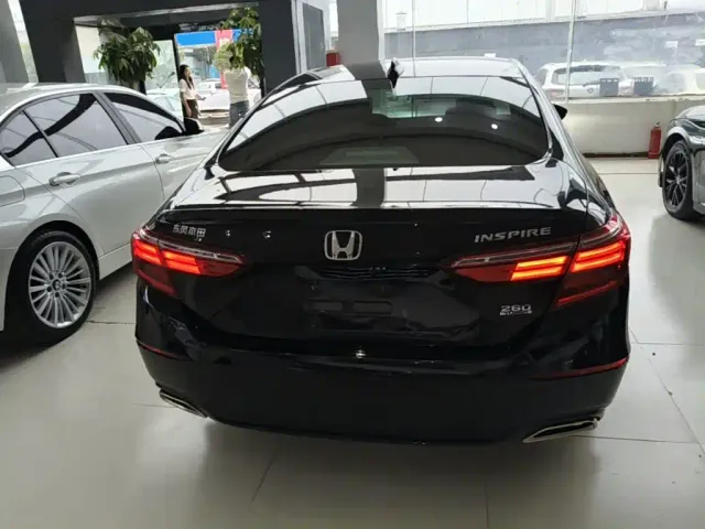 Honda Inspire — Фото автомобиля 5