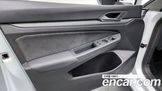 Volkswagen Golf Golf 8 поколение 2.0 TDI Prestige — Фото автомобиля 24