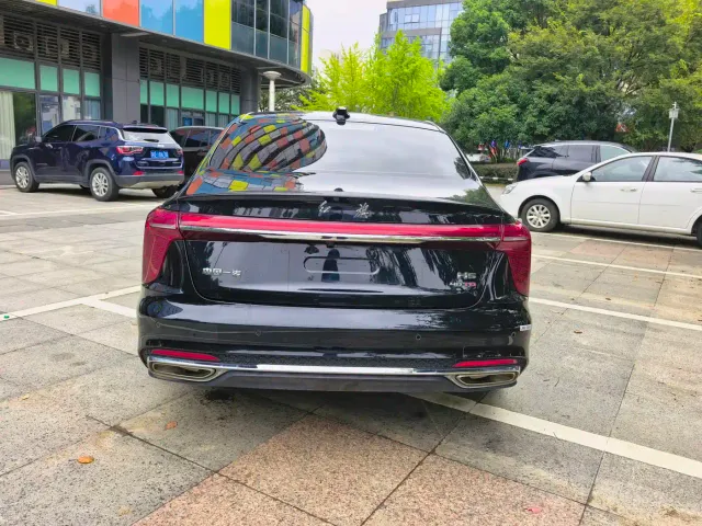Hongqi H5 — Фото автомобиля 5