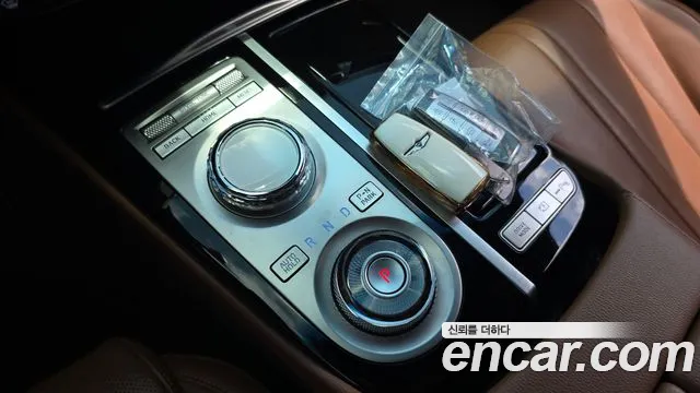 Genesis G80 Бензин 2.5 турбо AWD — Фото автомобиля 9