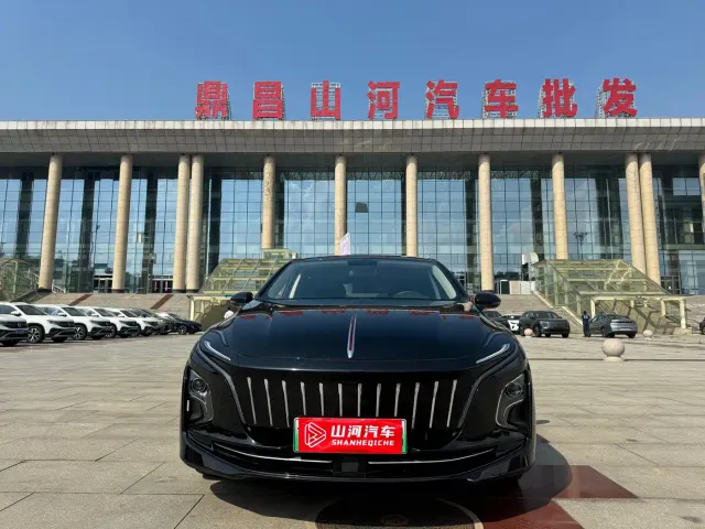 Hongqi E-QM5 — Фото автомобиля 2