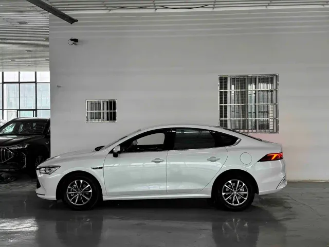 BYD Qin PLUS — Фото автомобиля 2