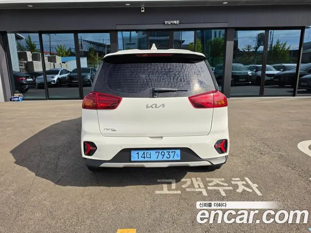 Kia Niro — Фото автомобиля 3
