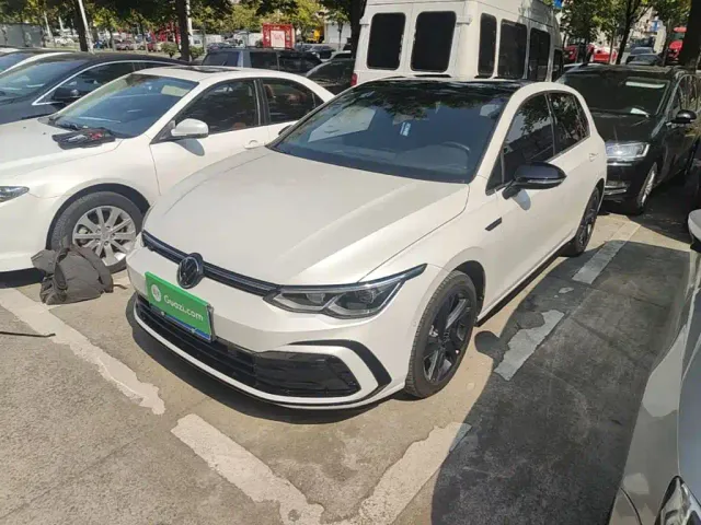 Фотография автомобиля — Volkswagen Golf