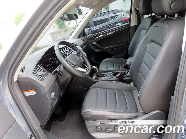 Volkswagen Tiguan Tiguan 2 поколение 2.0 TDI Premium — Фото автомобиля 5