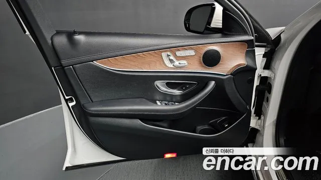 Mercedes-Benz E-Class W213 — Фото автомобиля 12