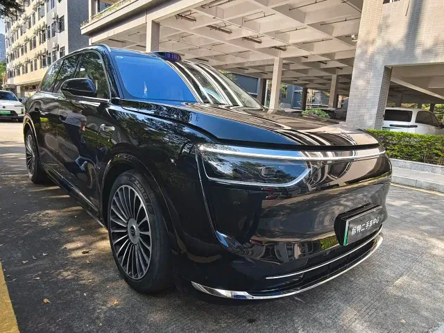 Aito M8 — Фото автомобиля 3