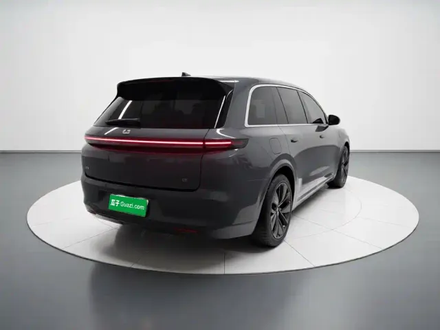 Li Auto L8 — Фото автомобиля 6