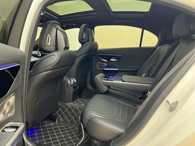 Mercedes-Benz C-Class — Фото автомобиля 11