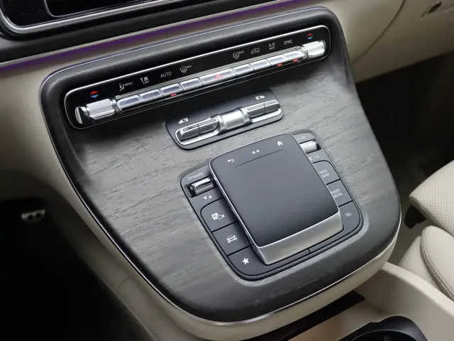 Mercedes-Benz V-Class — Фото автомобиля 26