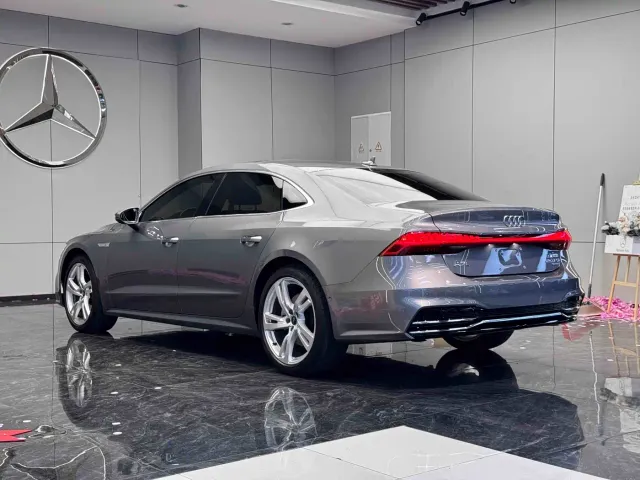 Audi A7L — Фото автомобиля 9