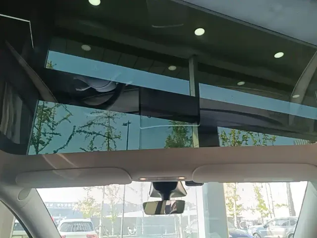 Tesla Model Y — Фото автомобиля 17