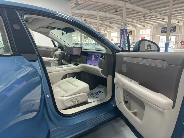 IM Motors LS6 — Фото автомобиля 14