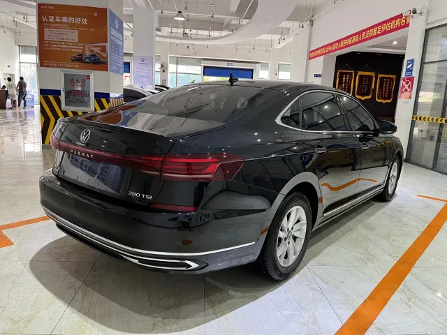 Volkswagen Passat — Фото автомобиля 4
