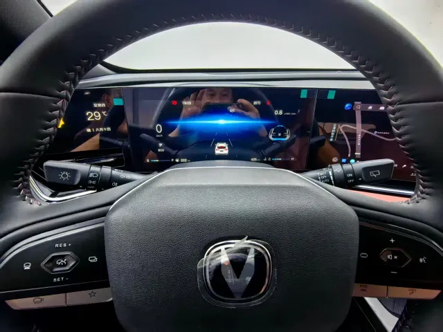 Changan X5 Plus — Фото автомобиля 12