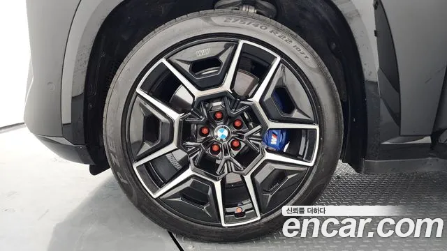 BMW XM — Фото автомобиля 4