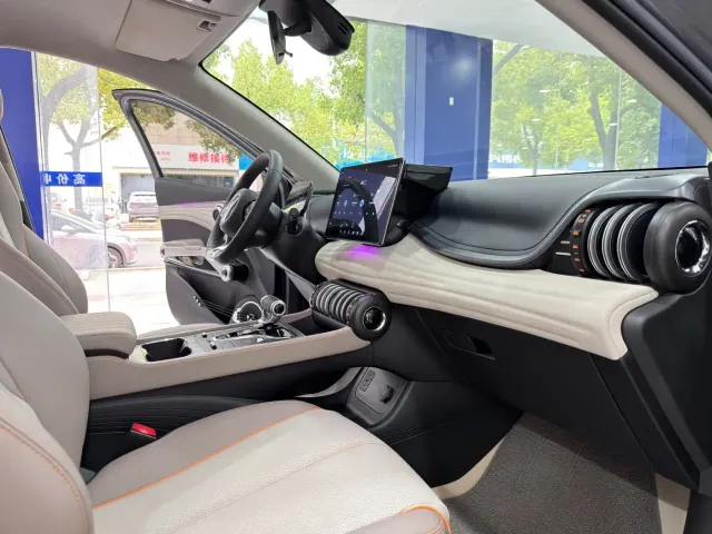 BYD Yuan PLUS — Фото автомобиля 12