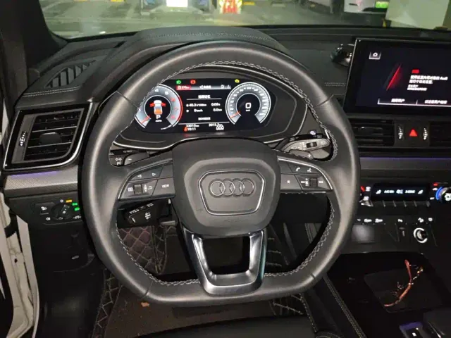 Audi Q5L — Фото автомобиля 15