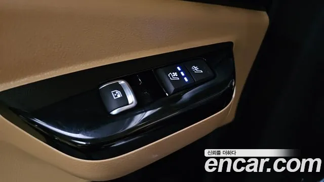 Kia Carnival Generation 4 — Фото автомобиля 23