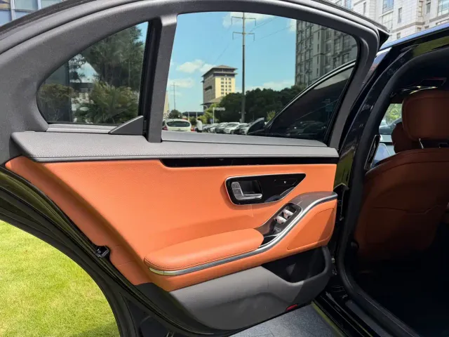 Mercedes-Benz S-Class — Фото автомобиля 8