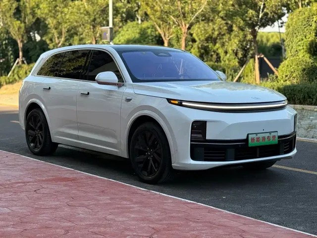 Li Auto L7 — Фото автомобиля 2