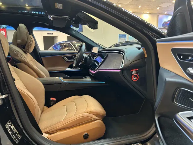 Mercedes-Benz E-Class — Фото автомобиля 10