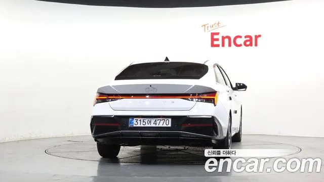 Hyundai AVANTE Inspiration — Фото автомобиля 2