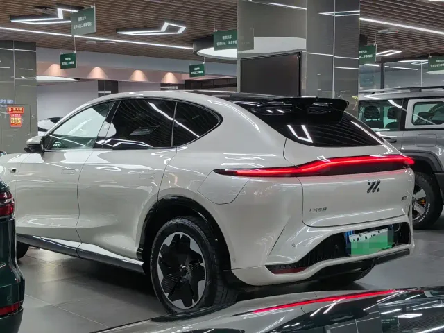 IM Motors IM LS7 — Фото автомобиля 4