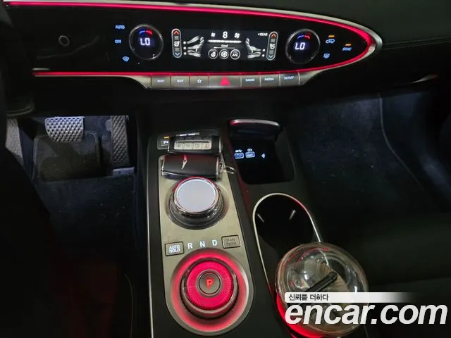 Genesis GV70 — Фото автомобиля 12
