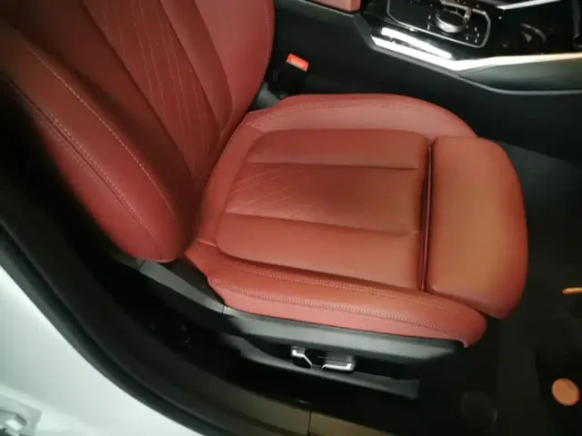 BMW 3 Series — Фото автомобиля 24