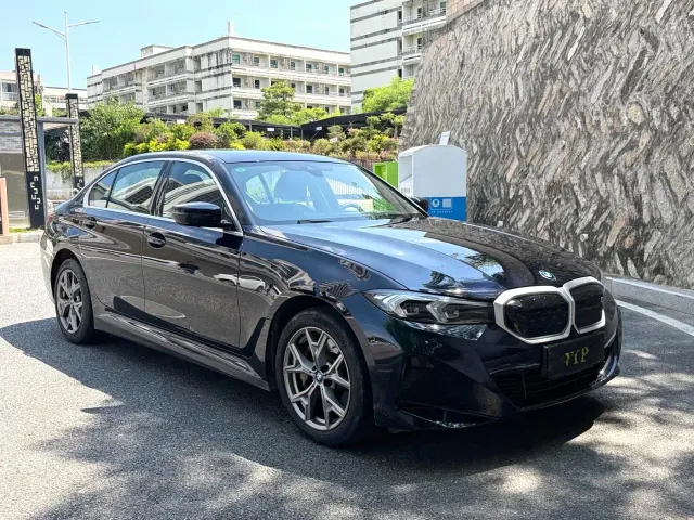 BMW i3 — Фото автомобиля 3
