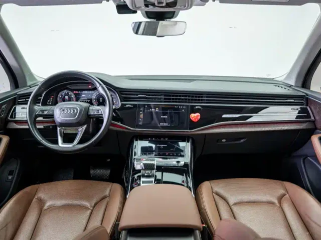 Audi Q7 — Фото автомобиля 6