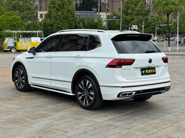 Volkswagen Tiguan L — Фото автомобиля 9