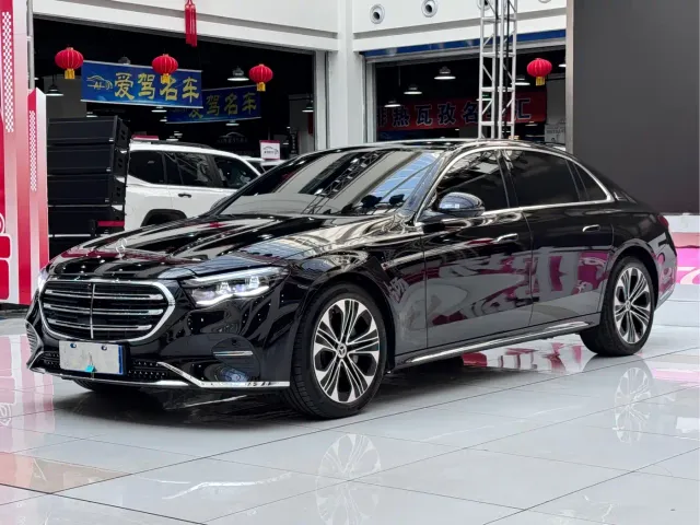 Фотография автомобиля — Mercedes-Benz E-Class